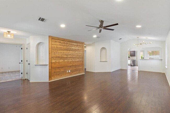 Building Photo - 4500 Mather