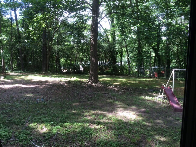 Building Photo - 112 Meadow Run