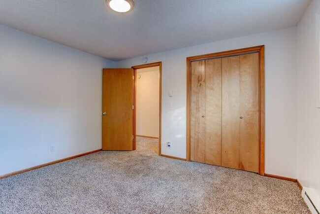 Foto del edificio - Spacious 3 bedroom 1.5 bath townhome Hillsboro!