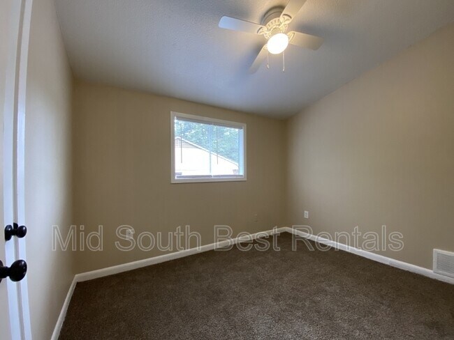 Foto del edificio - 2185 Chattering Ln