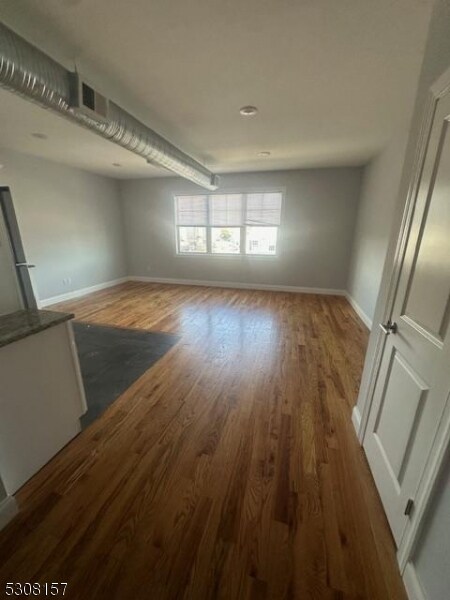 Foto del edificio - 285 E 17th St