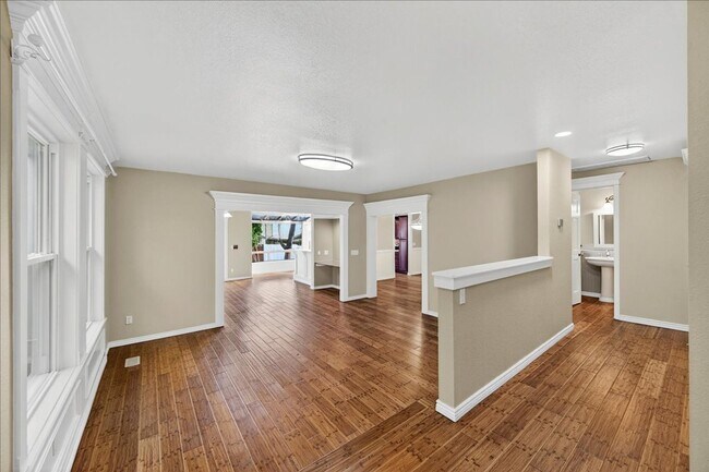 Building Photo - Gorgeous Updated Home in the Heart of Eagle Hills