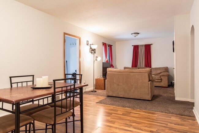 Foto del edificio - 822 N 13th St