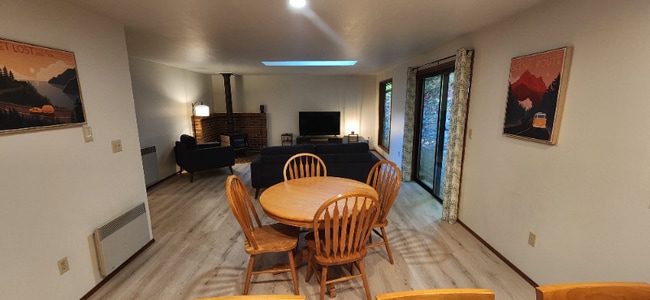 Foto del edificio - 6928 Alpine Dr SW