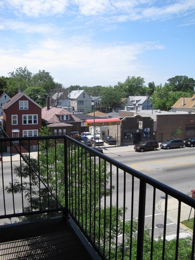 Foto del edificio - 2375 W. Montana St.