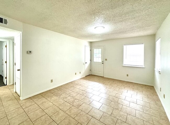 Building Photo - 152 Shady Ln