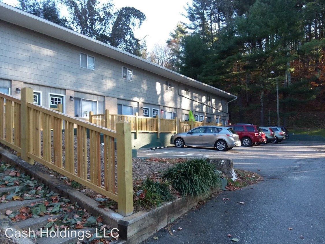 Primary Photo - 2 br, 1 bath Room For Rent - 127 Park St