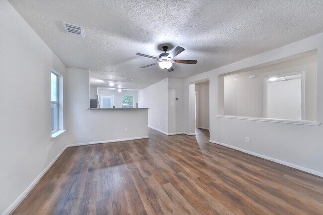 Foto del edificio - 3662 Fuller Bluff Dr