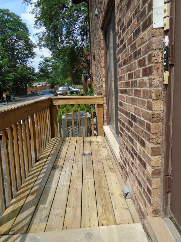 Building Photo - 614 Cass Ave
