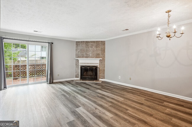 Foto del edificio - 2049 Charter Ln