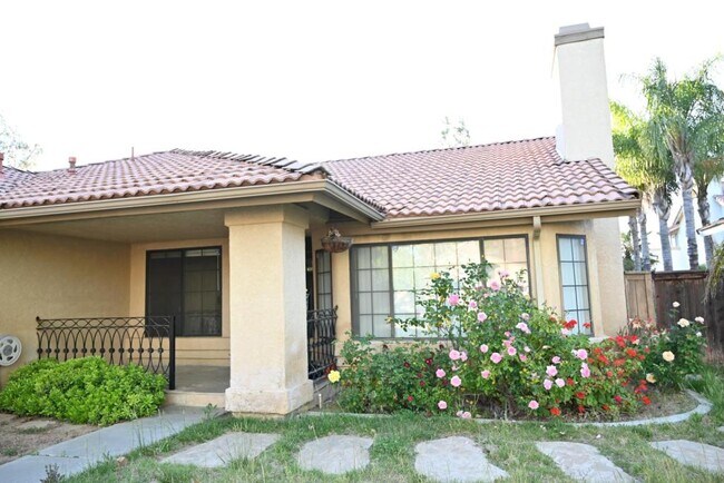 Building Photo - 32445 Somerset Dr