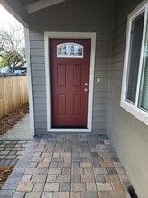 Building Photo - 4725 SE 60th Ave