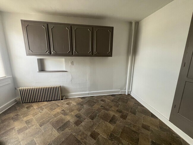 Foto del edificio - 1221 E Philadelphia St