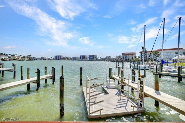 Building Photo - 386 Harbour Dr