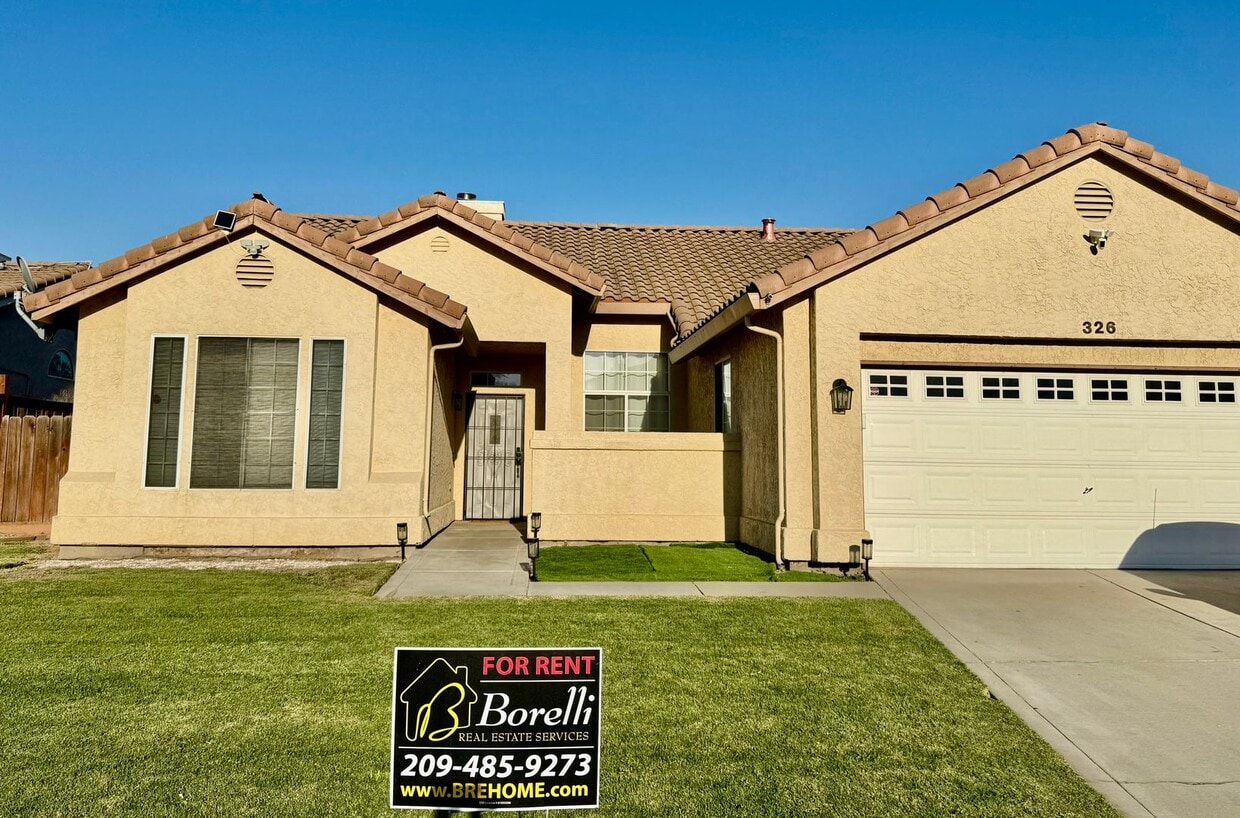 Primary Photo - Beautiful Single Story 4 Bedroom 3 Bathroo...
