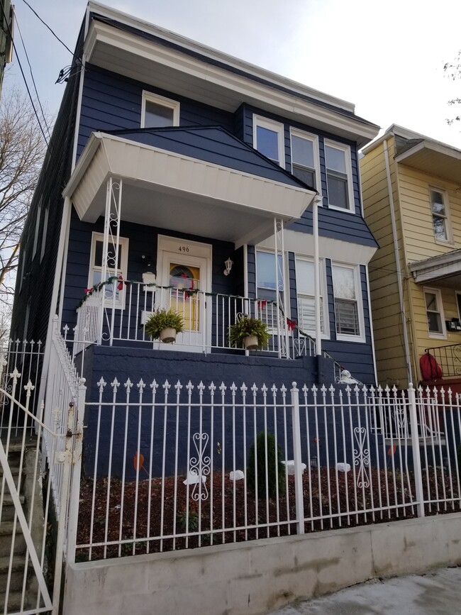 Building Photo - 496 21st St