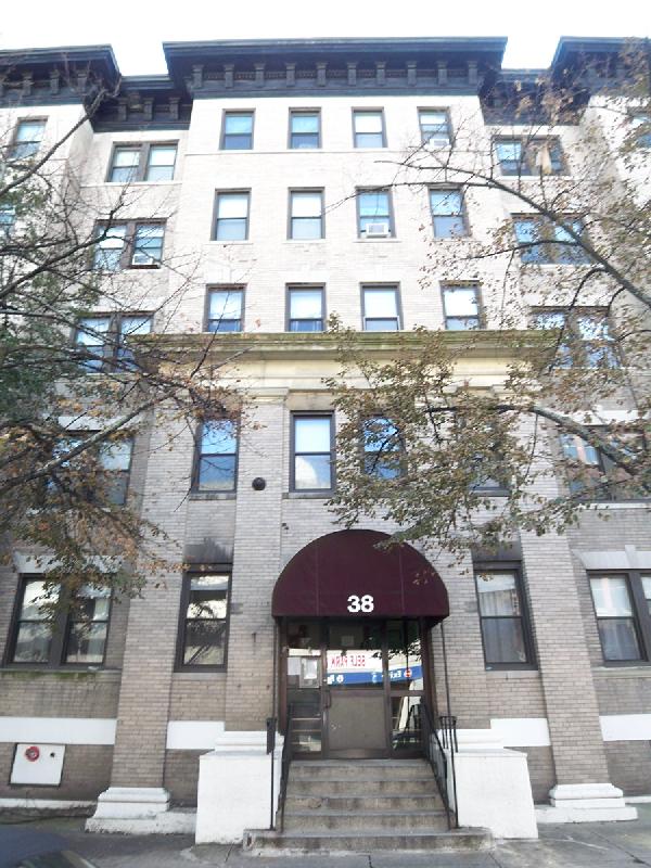 Primary Photo - 38 Westland Ave