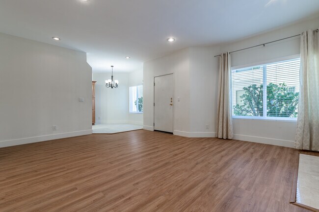 Foto del edificio - 14937 Dickens St