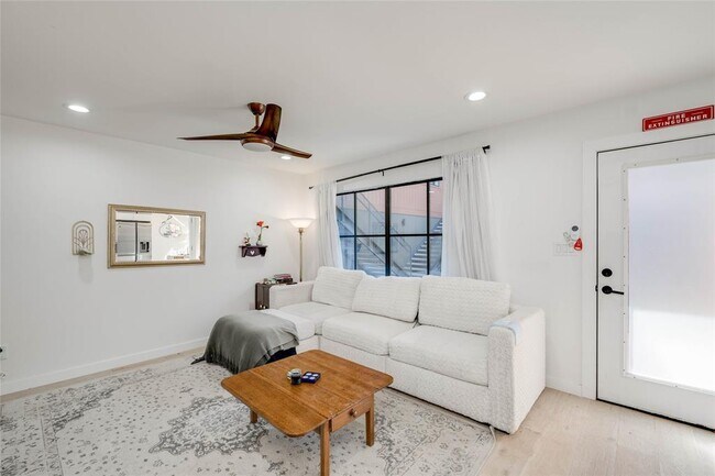 Foto del edificio - 400 E 30th St