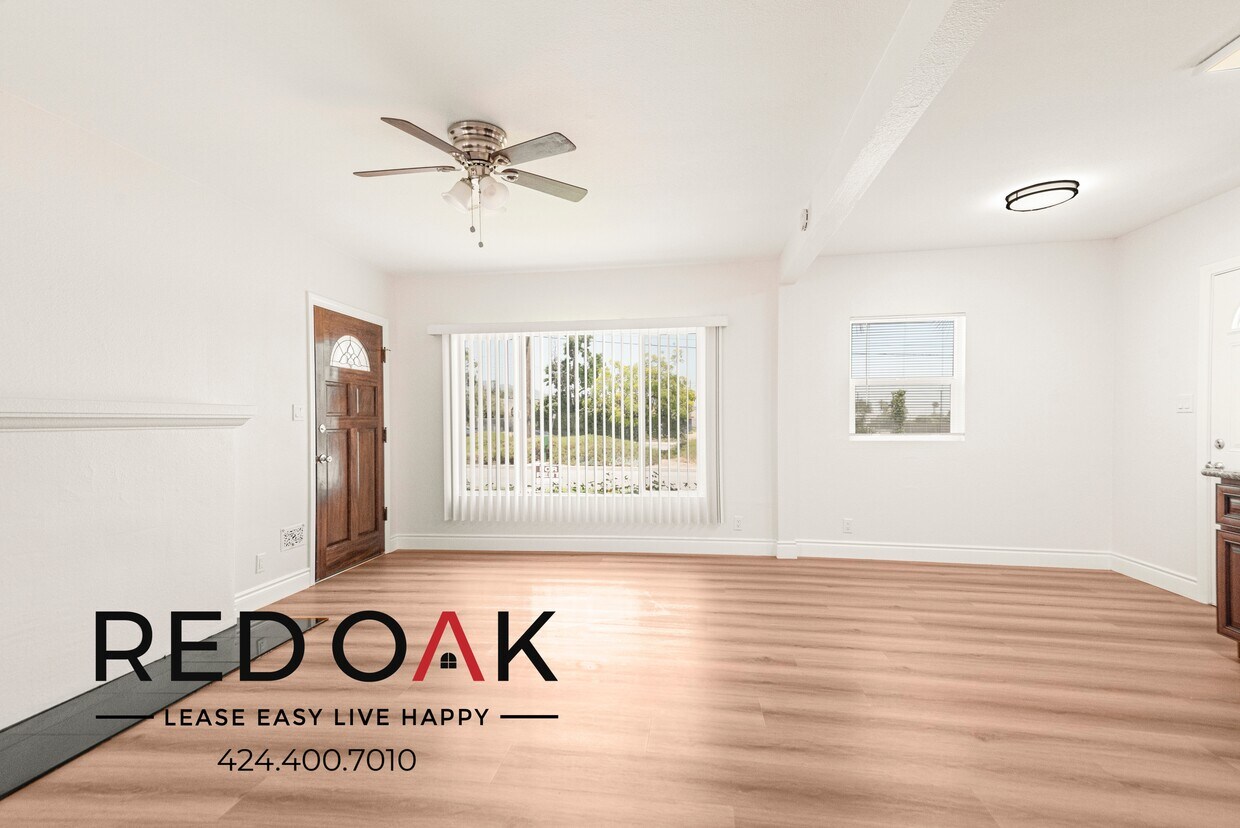Primary Photo - Lovely Bungalow Style One Bedroom with Lot...
