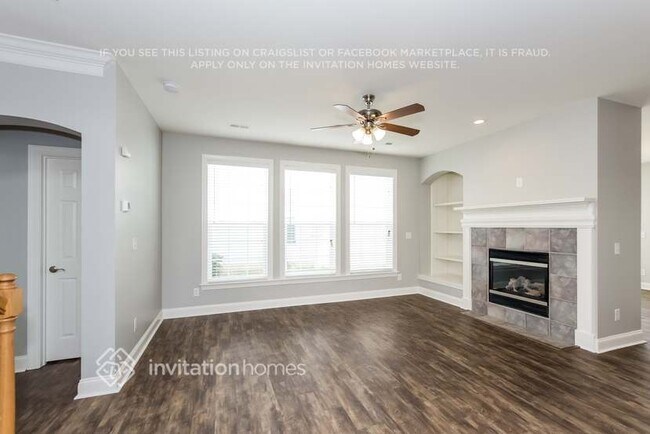 Foto del edificio - 3016 Ivy Brook Pl