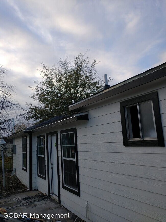 Building Photo - 4 br, 2 bath House - 4906 Paradise Ln