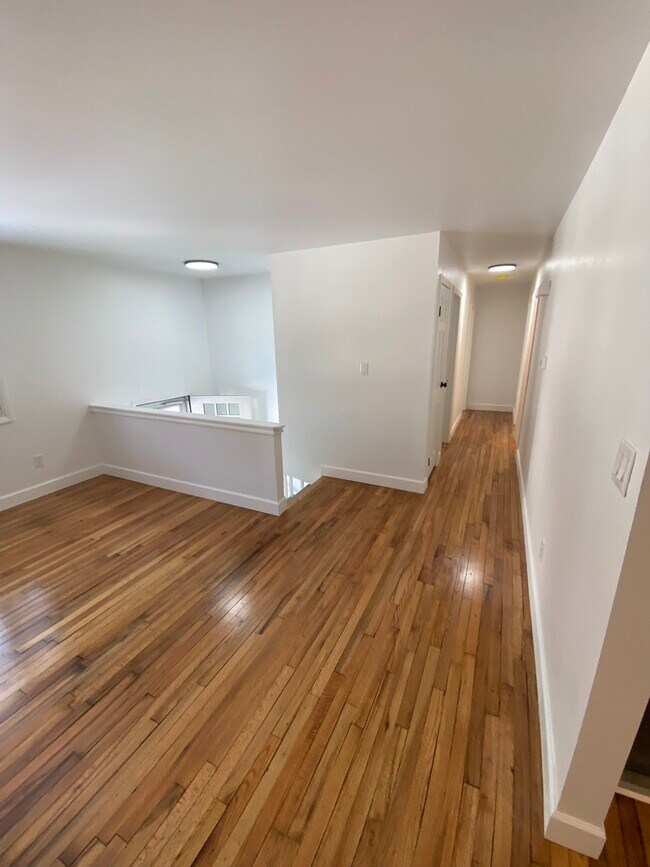 Foto del edificio - 85 Trottingham Ct