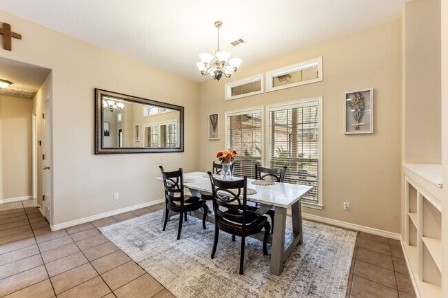 Foto del edificio - 3658 Redbud Ln