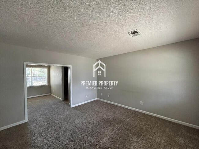 Foto del edificio - 5149 Leonard Rd