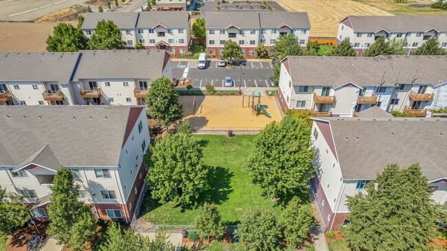 Building Photo - Cascade Ridge