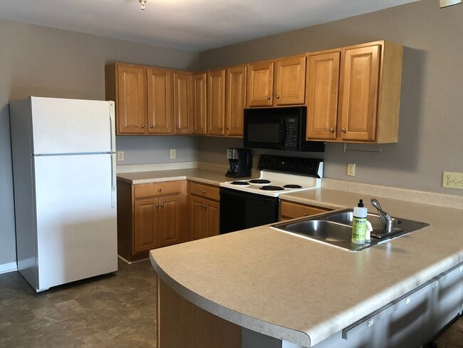 Kitchen - 1366 Hunters Rd