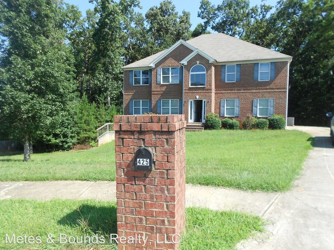 Primary Photo - 5 br, 3.5 bath House - 425 Trousseau Lane