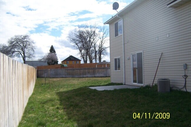 Foto del edificio - Country atmosphere on Springbrook in Nampa