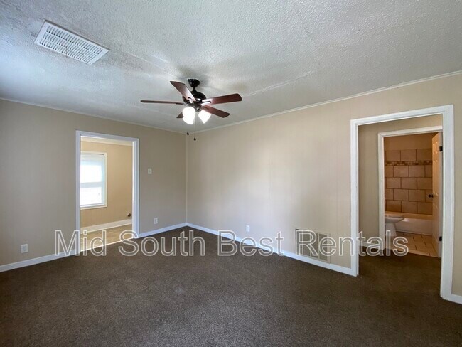 Building Photo - 1679 Lapaloma St