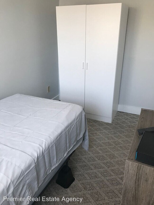 Foto del edificio - 951 E 3rd St