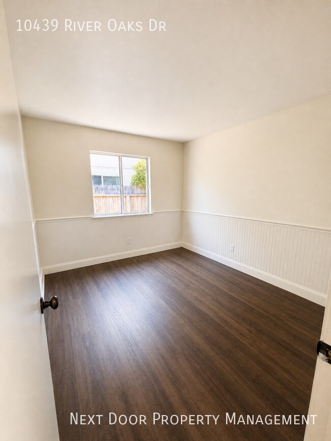 Foto del edificio - 10439 River Oaks Dr