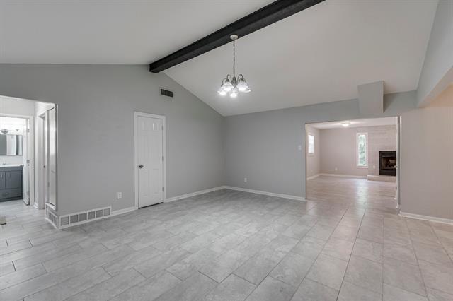 Building Photo - 816 Skelly St