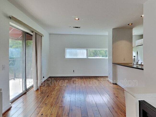 Building Photo - 2605 Calumet St