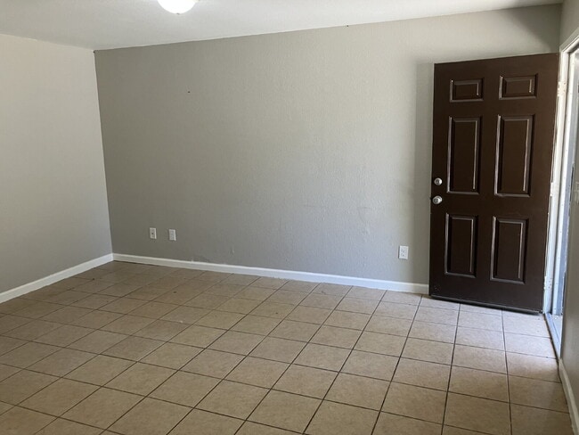 Building Photo - "Charming 2-Bedroom Retreat in Merced with...