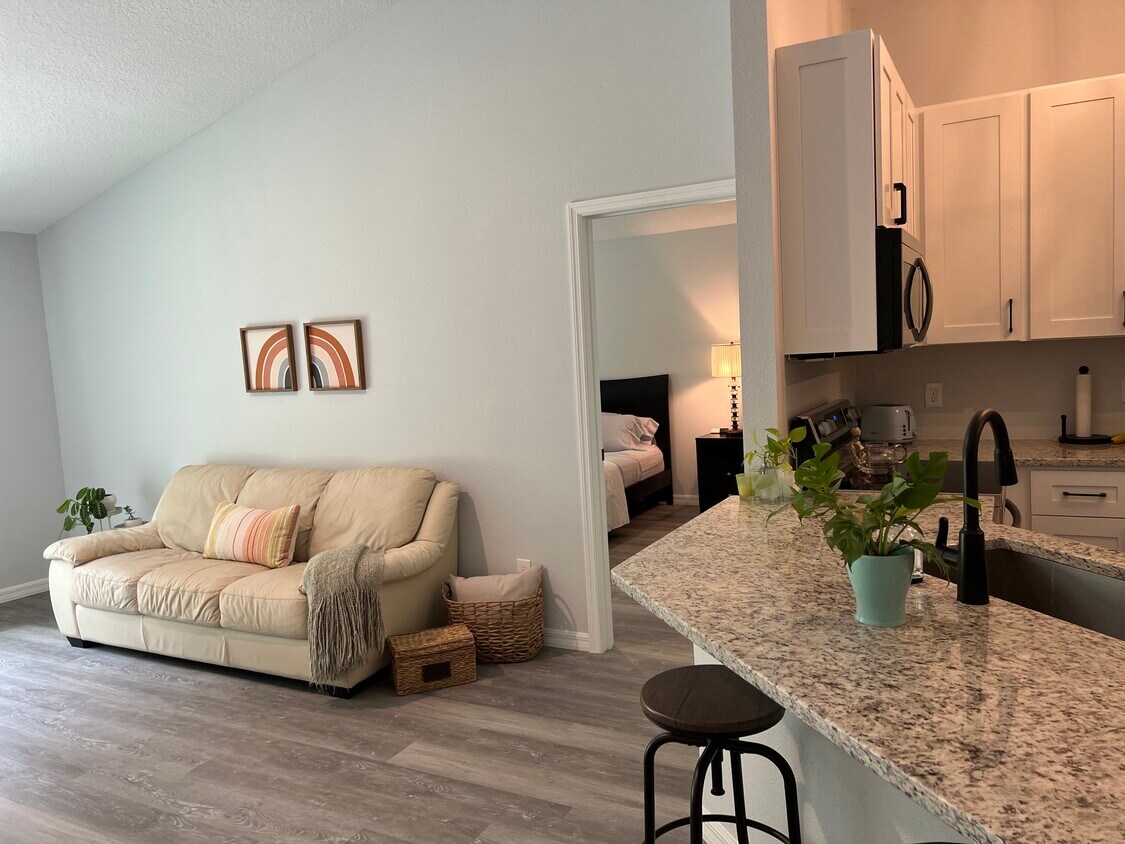 Foto principal - 1729 N Lakewood Ave