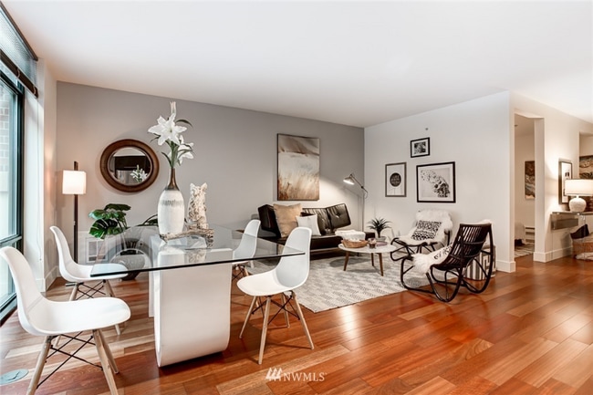 Building Photo - 2911 2nd Ave