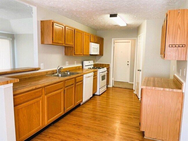 Building Photo - 19939 Edensborough Dr