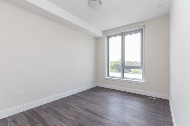 Building Photo - 1065 Tremont St