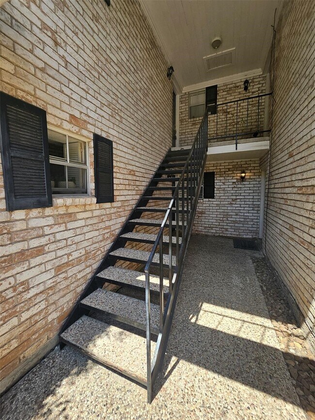 Building Photo - 7900 Westheimer Rd