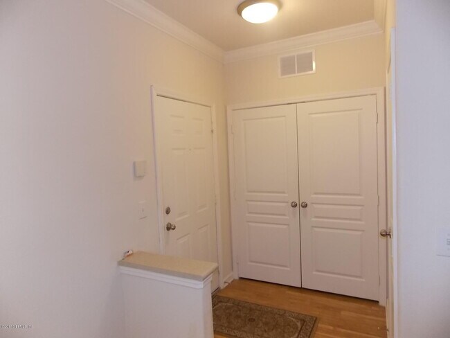 Building Photo - 1001 Monument Rd