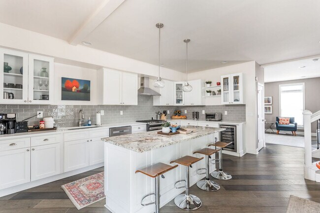 Foto del edificio - 373 E Morris St