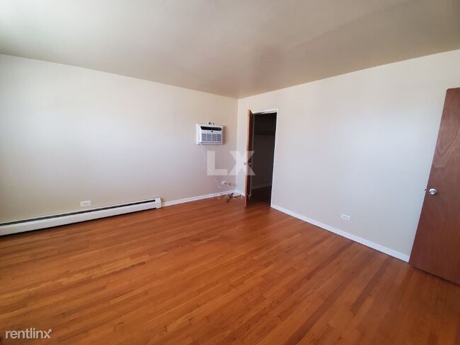 Building Photo - 2 br, 1 bath Apartment - 9020 Lamon Ave