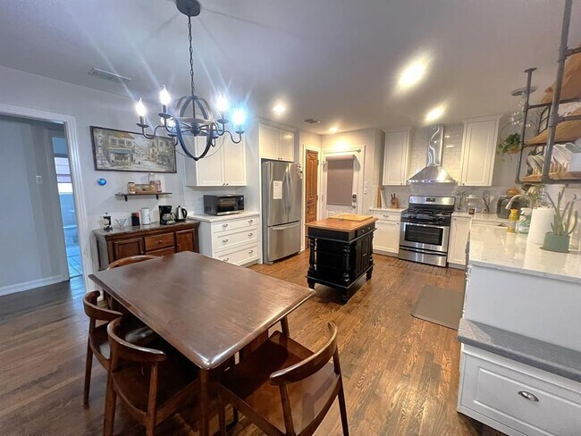 Building Photo - 1311 Aggie Ln