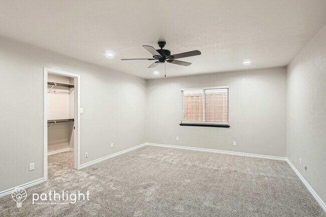 Building Photo - 2205 Marble Falls Dr