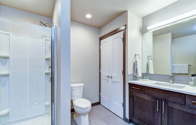 Building Photo - 14920 Manor Way